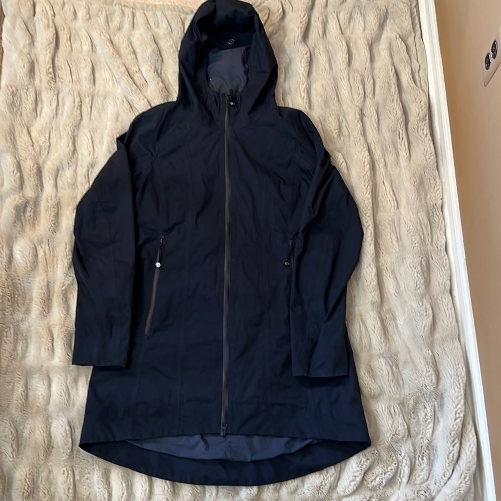 Lululemon Right as Rain hooded Rain Jacket